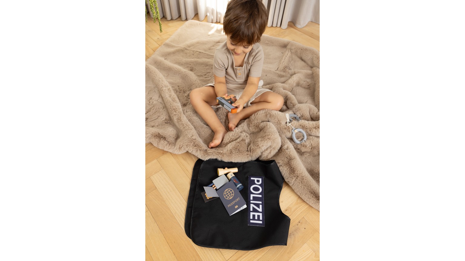 Police Set Wood In Giftbox 8 Pcs